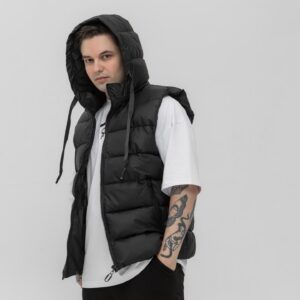 Жилетка з капюшоном чорна