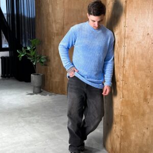 Светр голубий